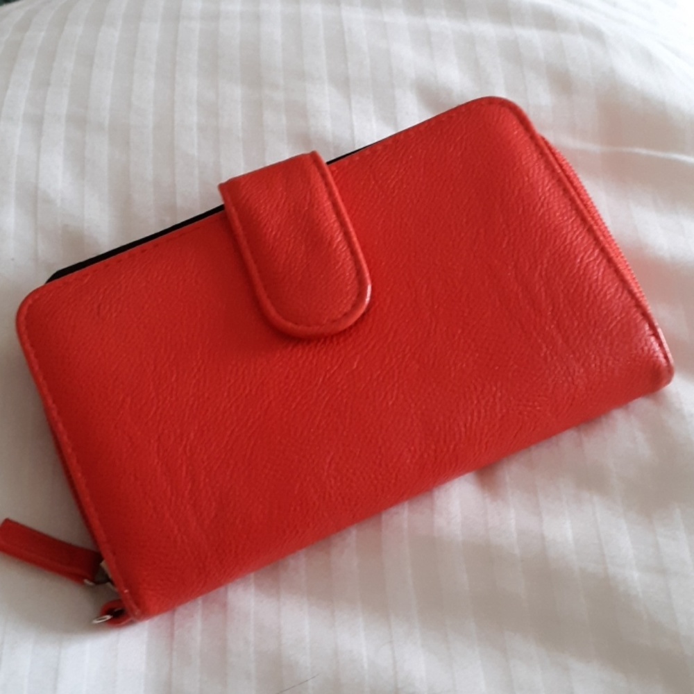 Safe Keeper coral wallet